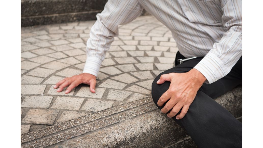 The Impact of Falls on the Elderly: Infographic