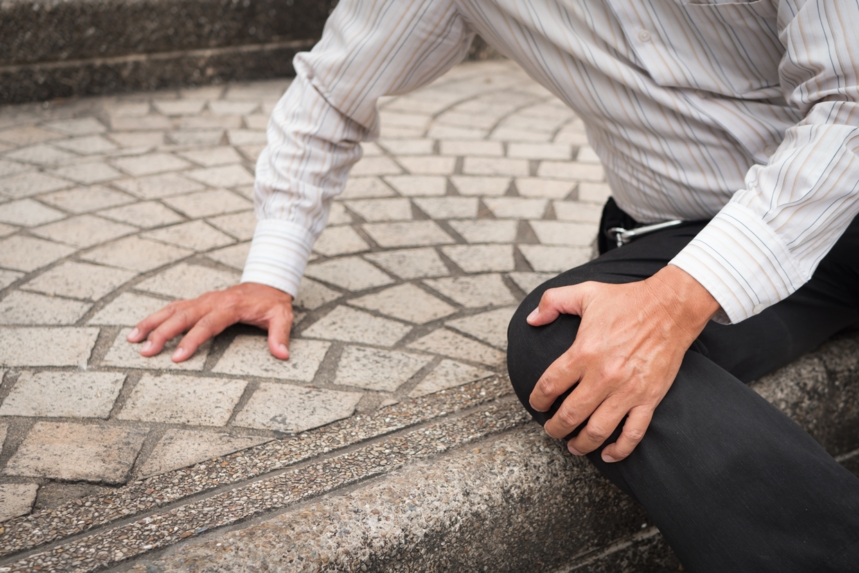 The Impact of Falls on the Elderly: Infographic