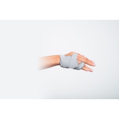 Chrisofix 5th Metacarpal Fracture Orthosis in use - outside of hand