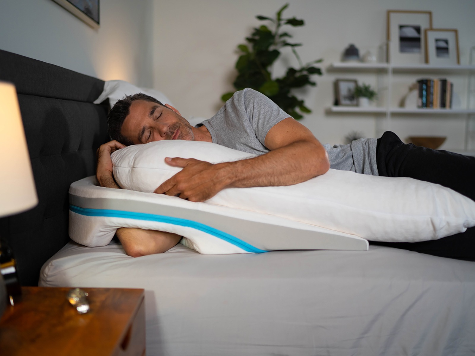 MedCline Shoulder Relief System,  front