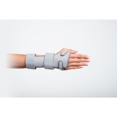 Chrisofix Universal Working Splint for Wrist & CTS - Day use - In use, back side of hand