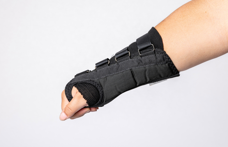 Rolyan Black D-Ring Wrist Brace