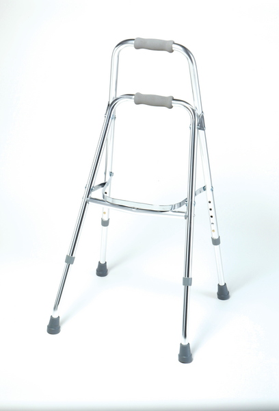 Center grip Stroke Walker