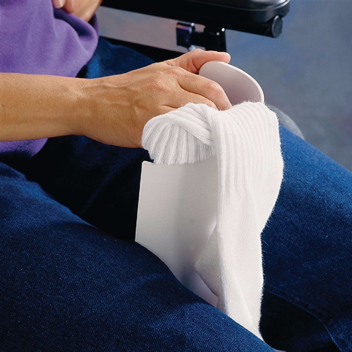 independent dressing aid